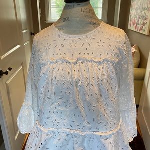 Vineyard Vines White eyelet blouse